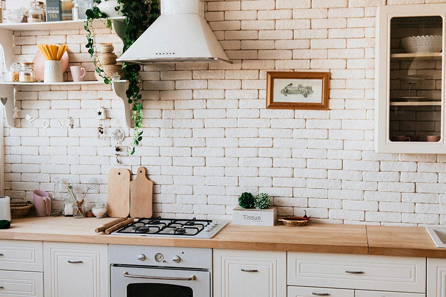 Kleine Küche einrichten – praktische Tipps für mehr Platz